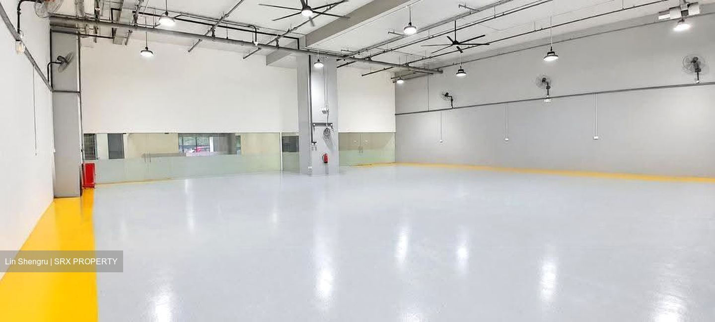 Carros Centre (D25), Factory #623046721